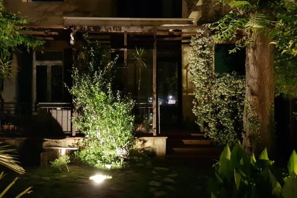 La Casa Con Piscina Riscaldata Interna Anna Luxury Garden Apartment Pisa Luaran gambar