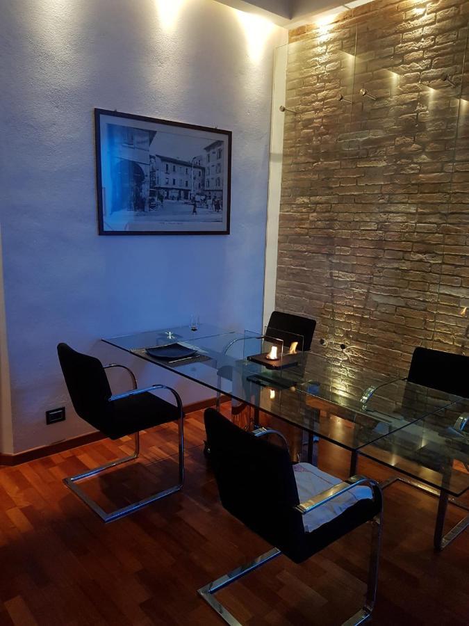 La Casa Con Piscina Riscaldata Interna Anna Luxury Garden Apartment Pisa Luaran gambar
