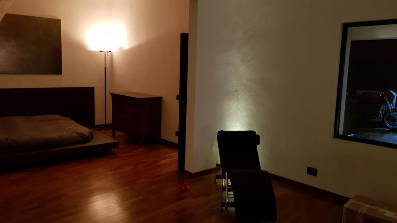 La Casa Con Piscina Riscaldata Interna Anna Luxury Garden Apartment Pisa Luaran gambar