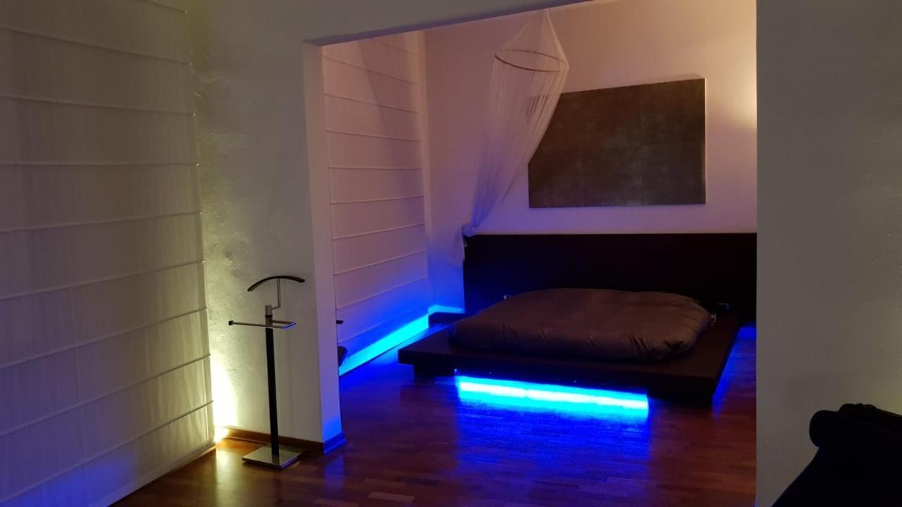 La Casa Con Piscina Riscaldata Interna Anna Luxury Garden Apartment Pisa Luaran gambar