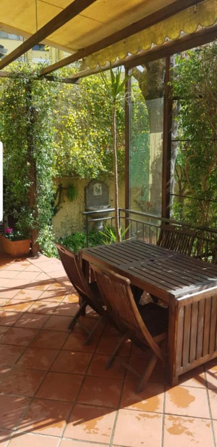 La Casa Con Piscina Riscaldata Interna Anna Luxury Garden Apartment Pisa Luaran gambar