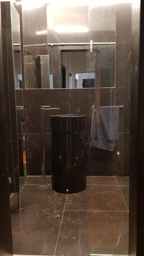 La Casa Con Piscina Riscaldata Interna Anna Luxury Garden Apartment Pisa Luaran gambar